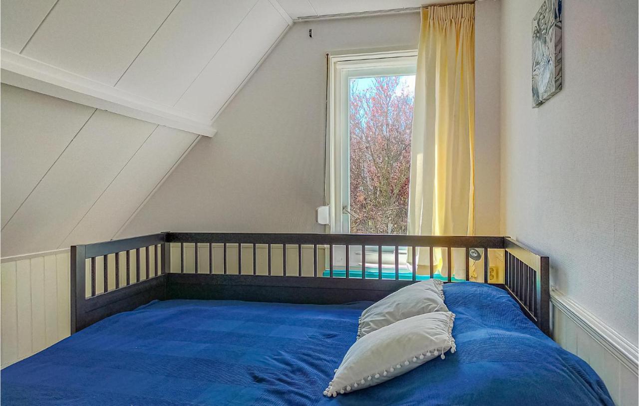 Gorgeous Home In Scharendijke With Kitchen Eksteriør bilde